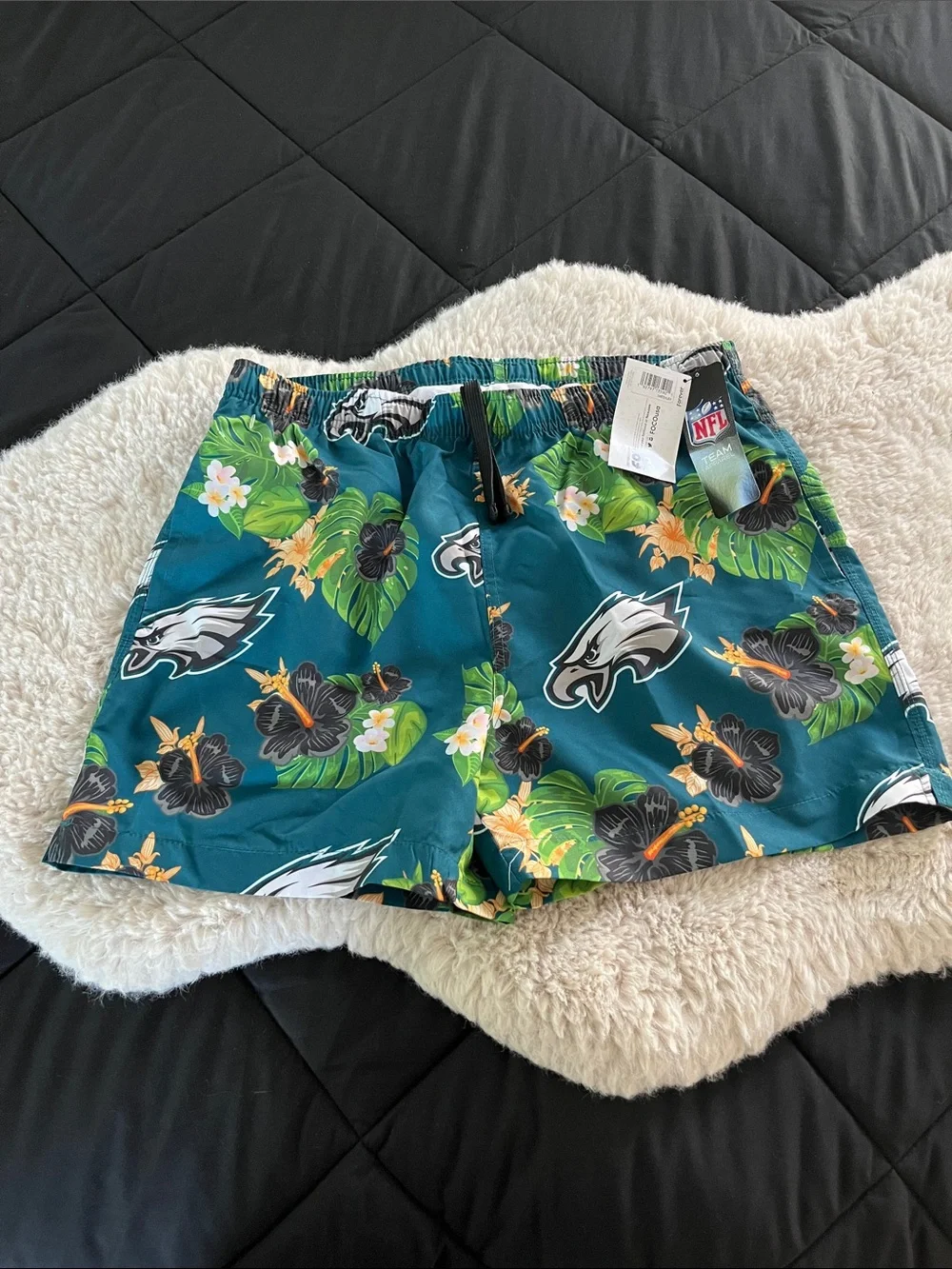 Eagles NFL swim trunks Medium NWT